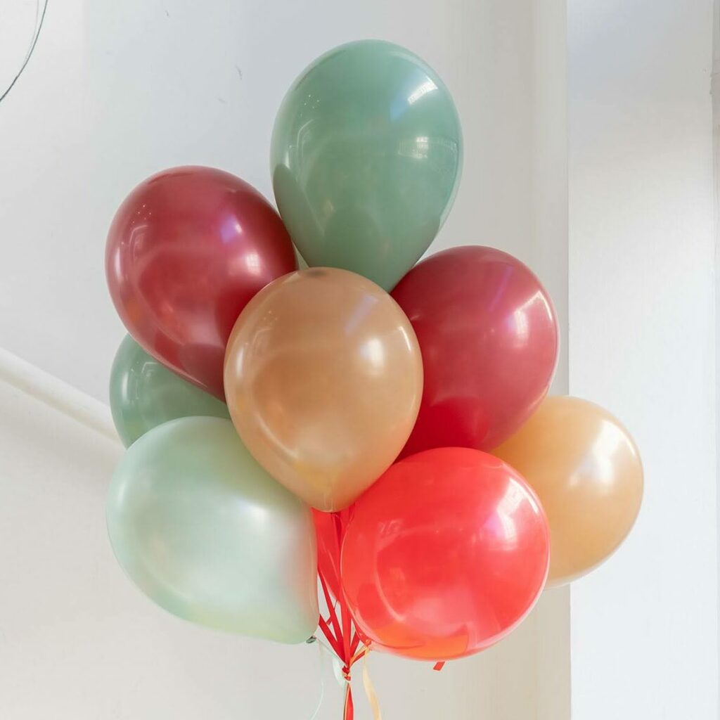 Berry (Rojo, verde empolvado, moca, granate, verde oscuro)