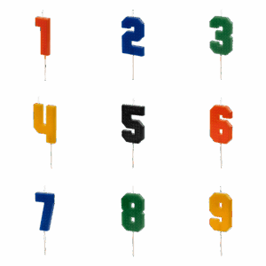 Velas de cumpleaños en forma de número, con relieve tipo bloques de construcción.