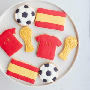 Galletas inspiradas en la selección española de fútbol con camisetas, balones y banderas.