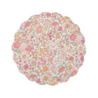 Plato pequeño de melamina Liberty x Meri Meri Wharfedale con estampado floral LIberty y borde festoneado.