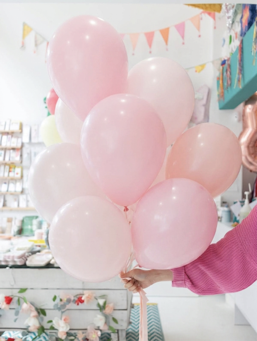 GLOBOS ROSAS Pack de globos de látex x en color rosa hinchados con helio para gender reveal y fiesta de revelación de género