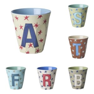 Vaso de melamina de 9 x 9 cm con estampado de estrellas y letra inicial del abecedario